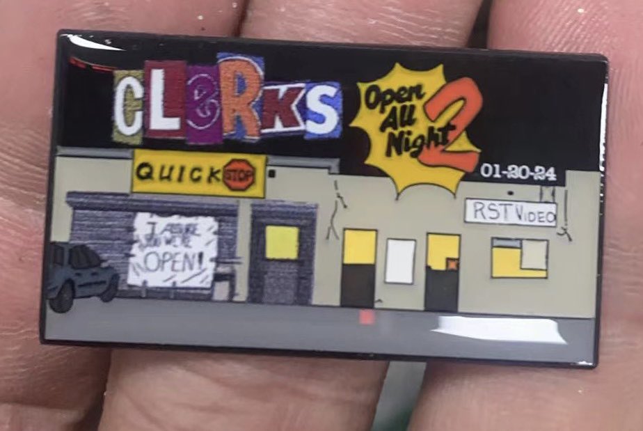 This is the exclusive @toddxtizzle pin all attendees will receive for staying overnight at @SmodCinemas on JANUARY 20th, when we watch the @ClerksMovie saga during OPEN ALL NIGHT 2! Only 28 tickets left! Get ‘em at smodcastlecinemas.com/movie/Clerks%5…