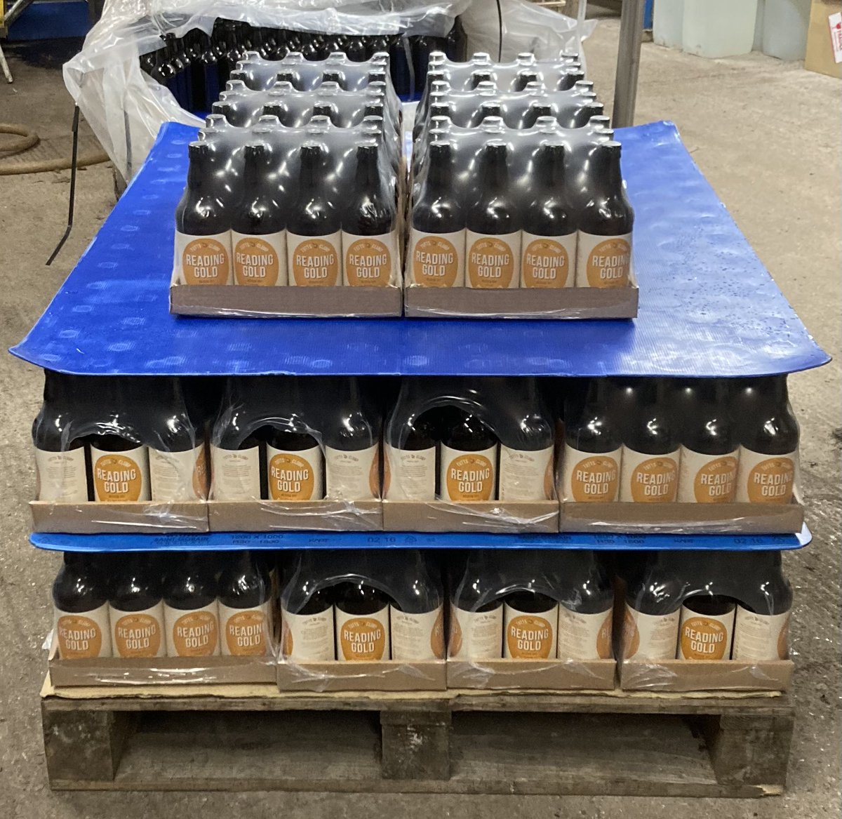 tuttsclumpcider's tweet image. Another small bottling run this afternoon to replenish stocks - this time #ReadingGold 😊 #essentialsupplies #supplychain #propercider