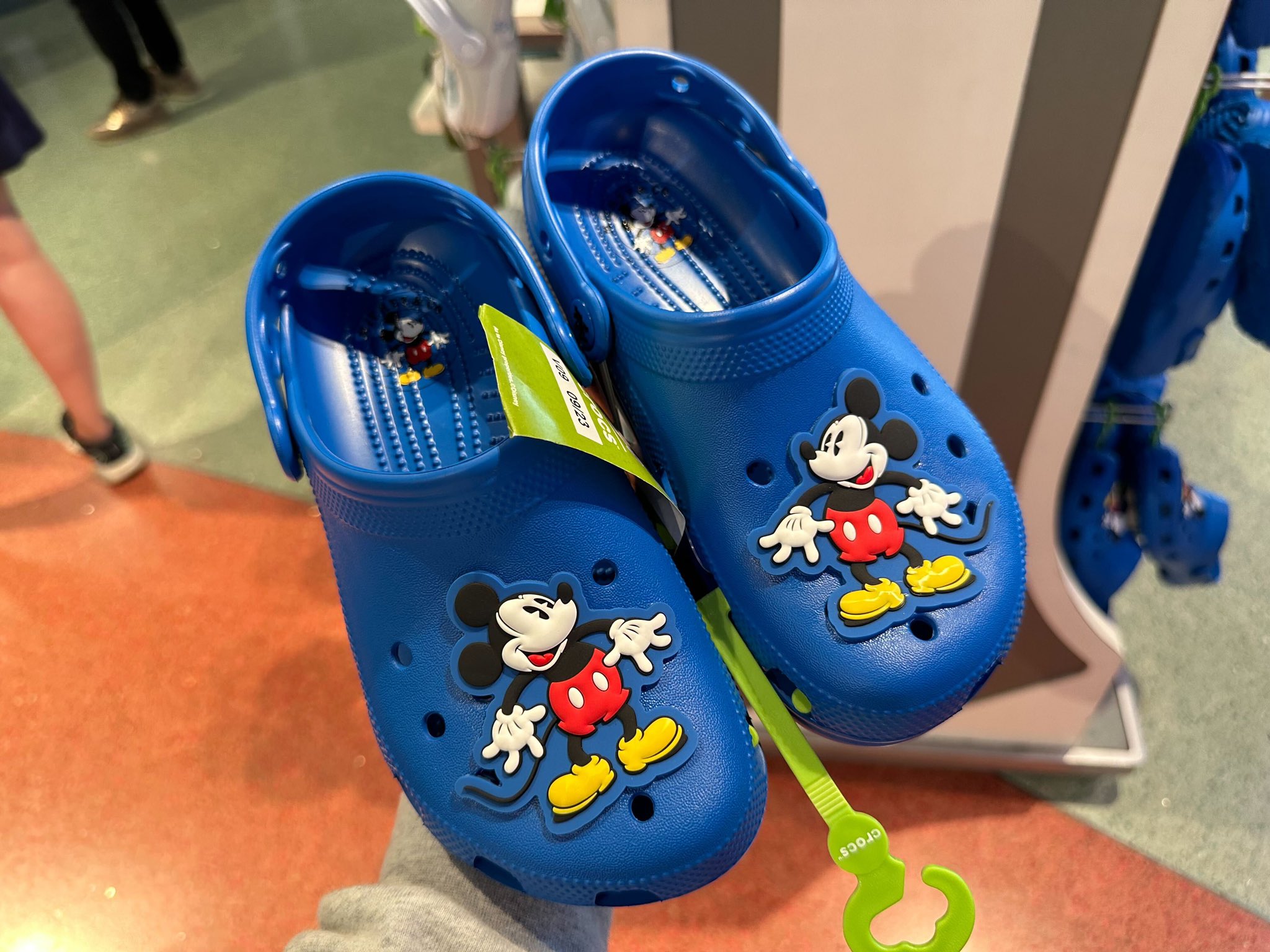 Magic hotsell feet crocs