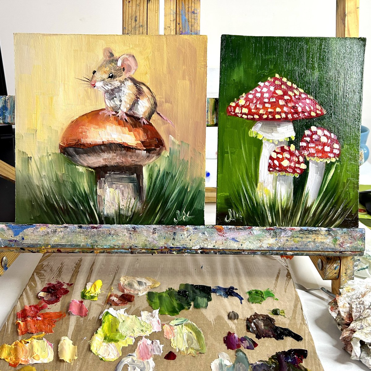 Today painting 

#mushrooms #mushroompainting #fungipainting #fungiart #mushroomart #amonitamusic #painting #oilpainting #dailypainter #dailypainting #sketch #artist