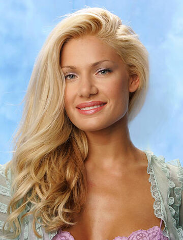 BirthdaysBig's tweet image. Happy Birthday @JanellePierzina
#BigBrother #BB6 #BB7 #BB14 #BB22