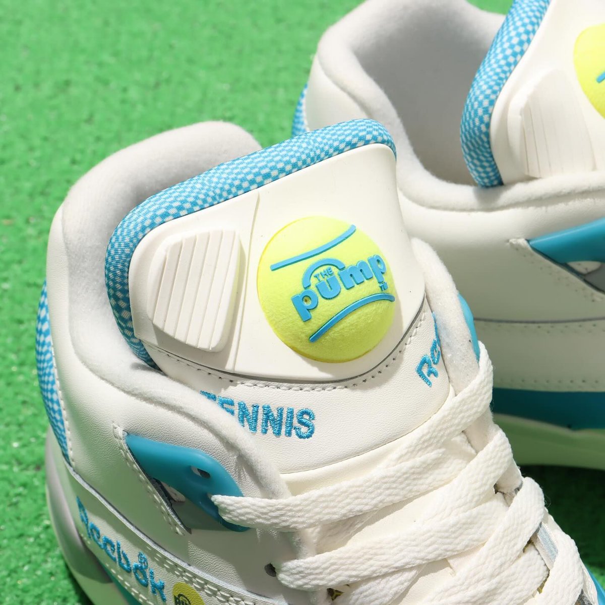 SneakerNews's tweet photo. Finally! Reebok is bringing back the Court Victory Pump 🎾 

Can you name a more iconic tennis shoe from the 1990s? https://t.co/EQXVm2Ml11
