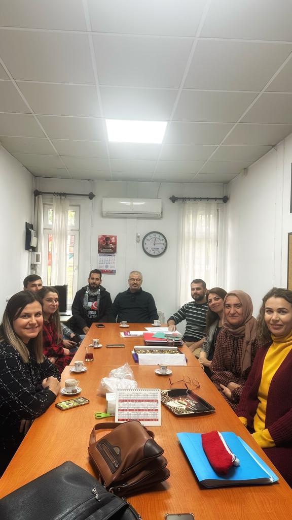 "Kendi Yolumda Kendi Yolumla(On the Way In my Own Way)" adıyla kabul edilen KA-122-SCH projemizin okul bilgilendirme toplantısını yaptık.