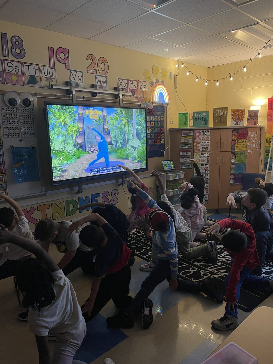 Mrs. Oakes tweet media