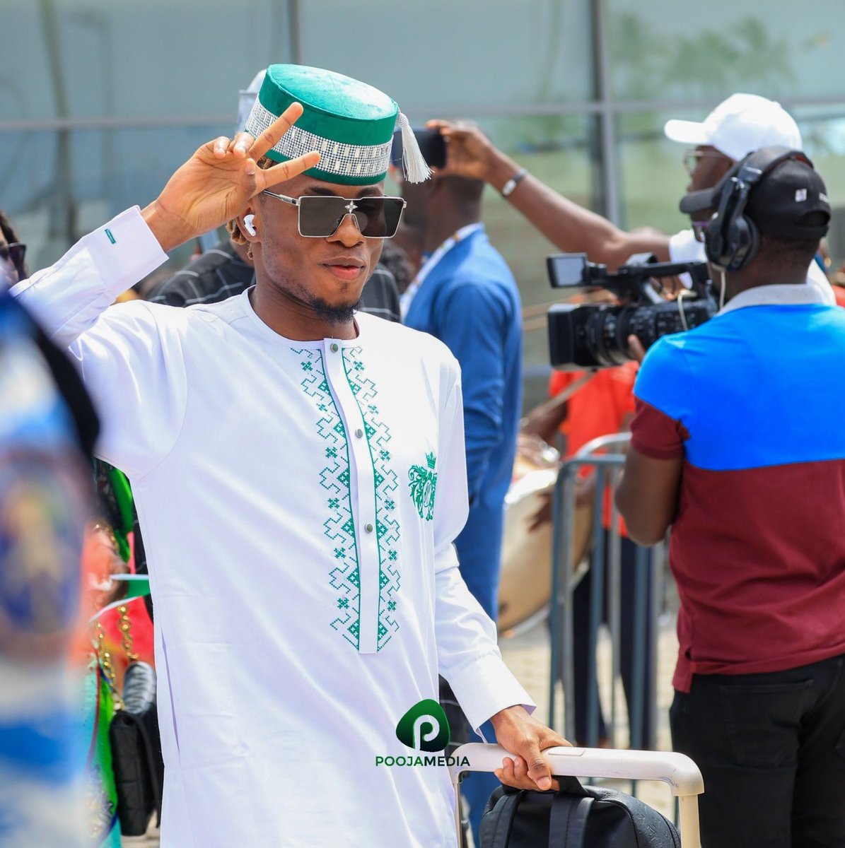 QualityQuadry's tweet photo. TOP SHOTs from Super Eagles arrival in Cote D'ivoire.

No real Nigerian 🇳🇬 will scroll pass without reposting.

Sweet pictures from @PoojaMedia &amp; @FotoNugget https://t.co/7I6hTnFve6