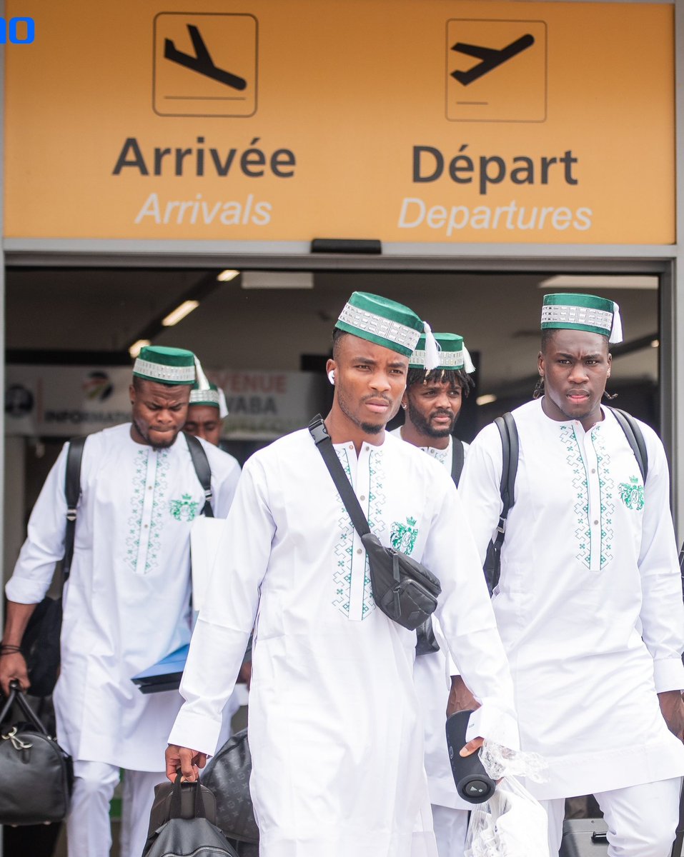 QualityQuadry's tweet photo. TOP SHOTs from Super Eagles arrival in Cote D'ivoire.

No real Nigerian 🇳🇬 will scroll pass without reposting.

Sweet pictures from @PoojaMedia &amp; @FotoNugget https://t.co/7I6hTnFve6