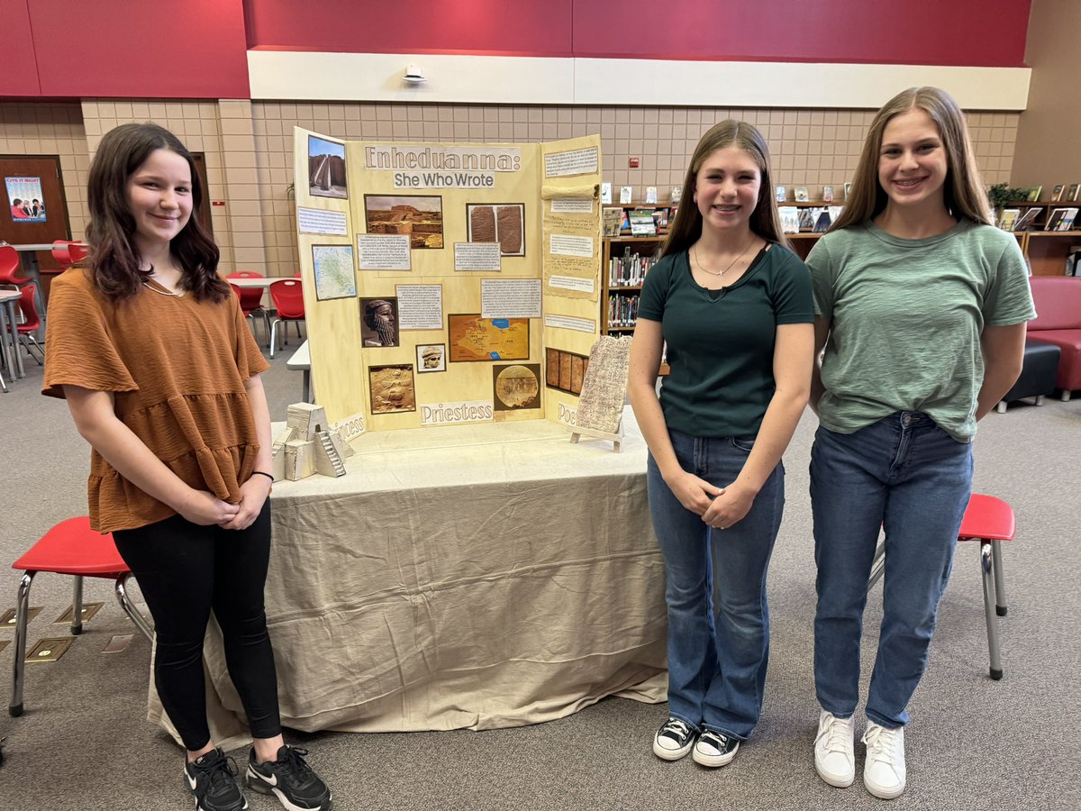 Deanna Lovesmith tweet media