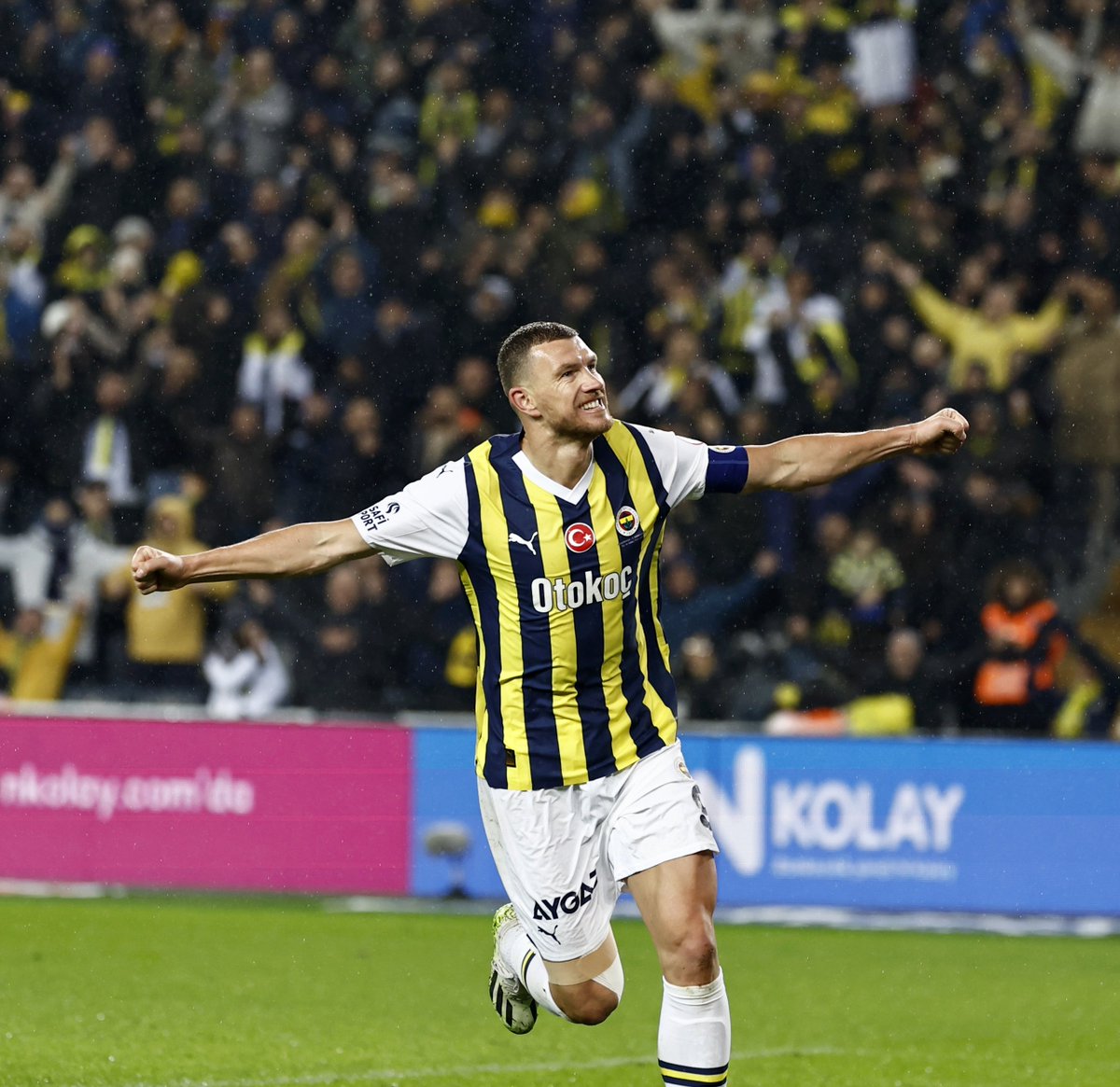 ©️ Kaptan gollerine devam ediyor. 💎