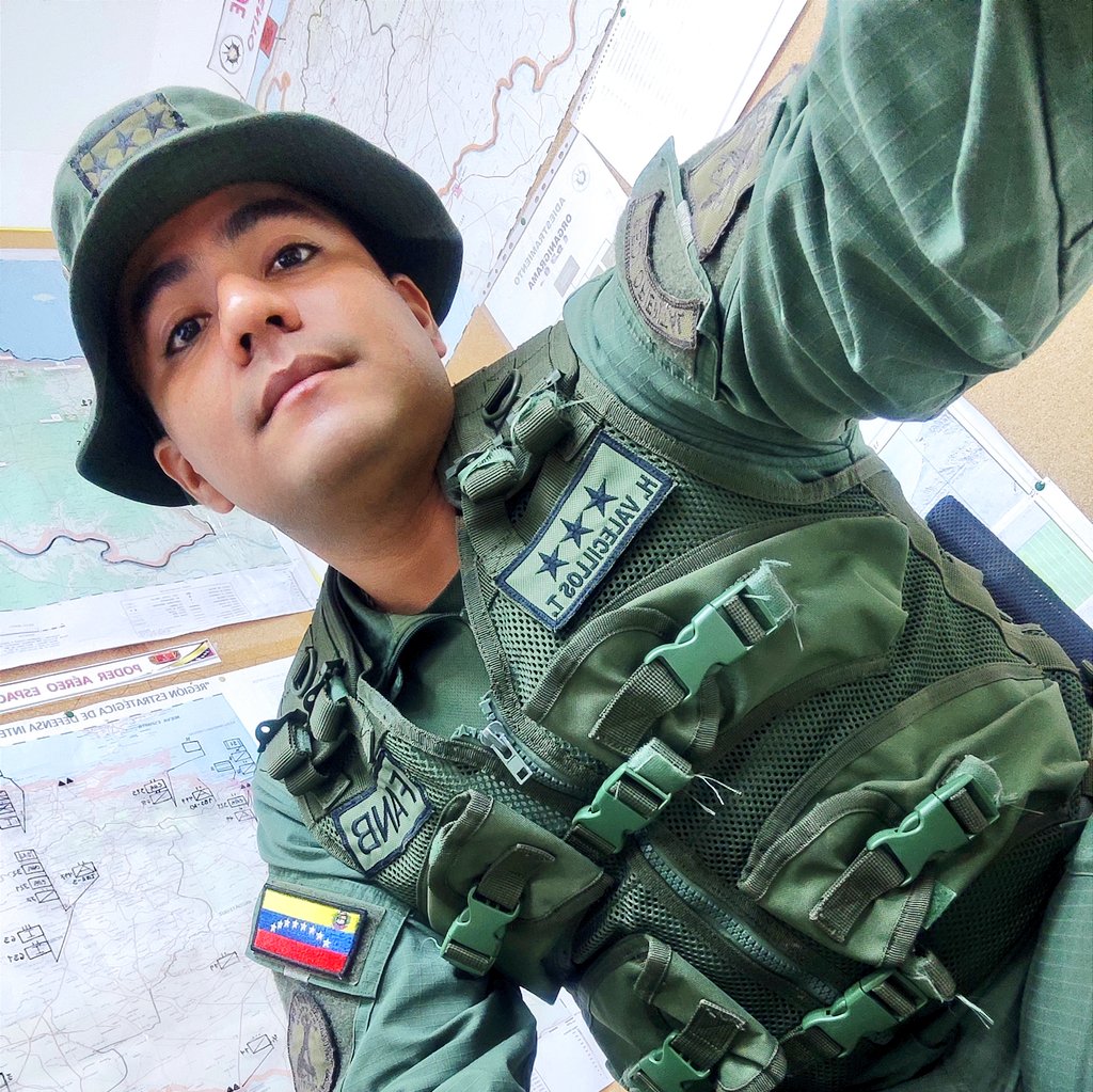 #NuevaFotoDePerfil #FelizMiercoles <a href="/REDI_ORIENTAL5/">@REDI_ORIENTAL5</a> #Venezuela