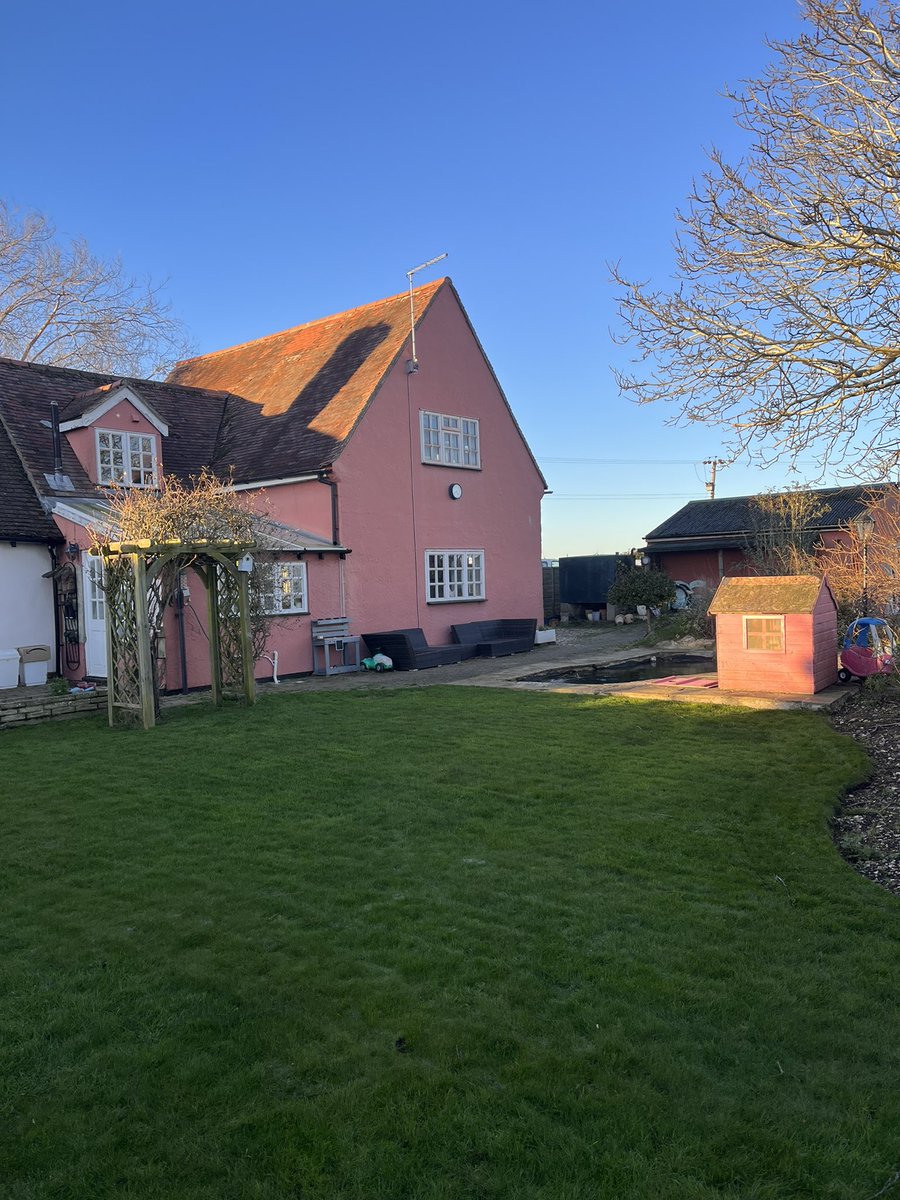 DH_Maintenance's tweet photo. Took longer to #thaw than expected so #cut up & started to #clear a #fallentree for a client before being able to get on to these before another #frost #tonight & possible #freeze next week - #backlawn doing well๐ have a great evening everyone - stay safe & warm ๐ https://t.co/CvVWlB5XxE