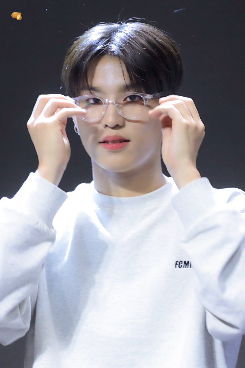 슼껄 tweet media