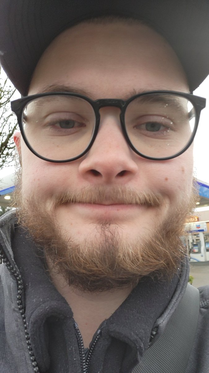 HeyKroZ's tweet photo. Hello says the bearded kro https://t.co/CPQcTj0FIB