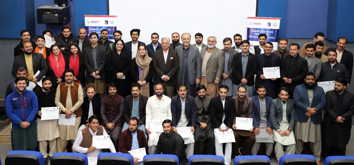 TasleemDad's tweet image. Youth 20days training in Business Planning and Management graduation ceremony . USAID&apos; ERDA #Aid @USAID_Pakistan #NMDS #MSMES #Economic_Growth