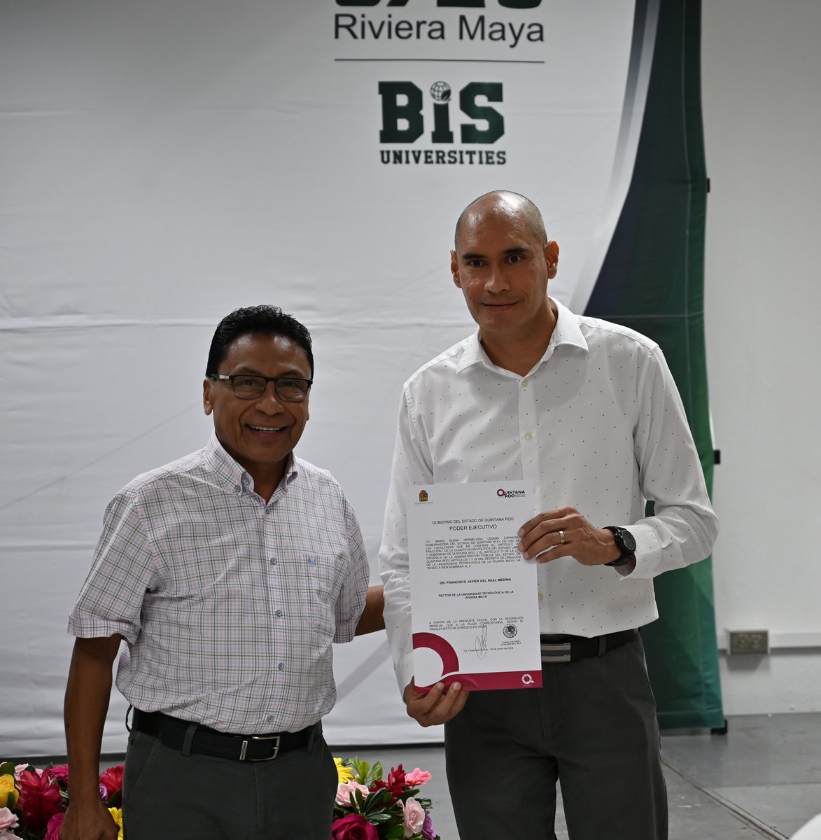 Presentación del nuevo Rector de la UTRM el Dr. Francisco Javier Del Real Medina.
facebook.com/UTRivieraMaya.…