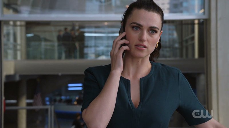 Lena Luthor + phone