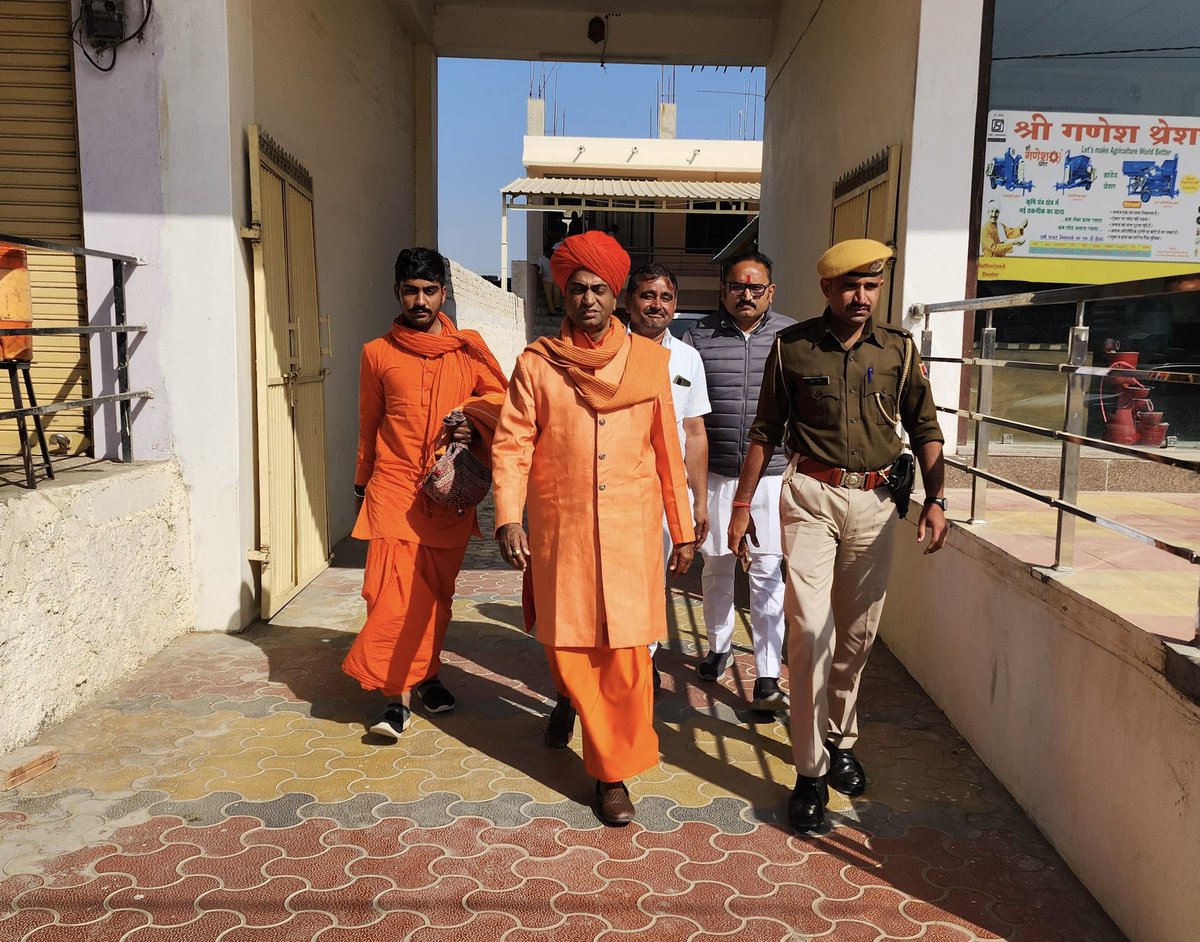bsbamarla's tweet photo. 🙏🏻
@PratapPuriJi 
@1stIndiaNews 
@BJP4India 
#Barmer #jaisalmer #Balotra #AyodhaRamMandir #AyodhaDham #ShreeRam #LakshadweepIsland #NarendraModi https://t.co/oGuKLuYhHh