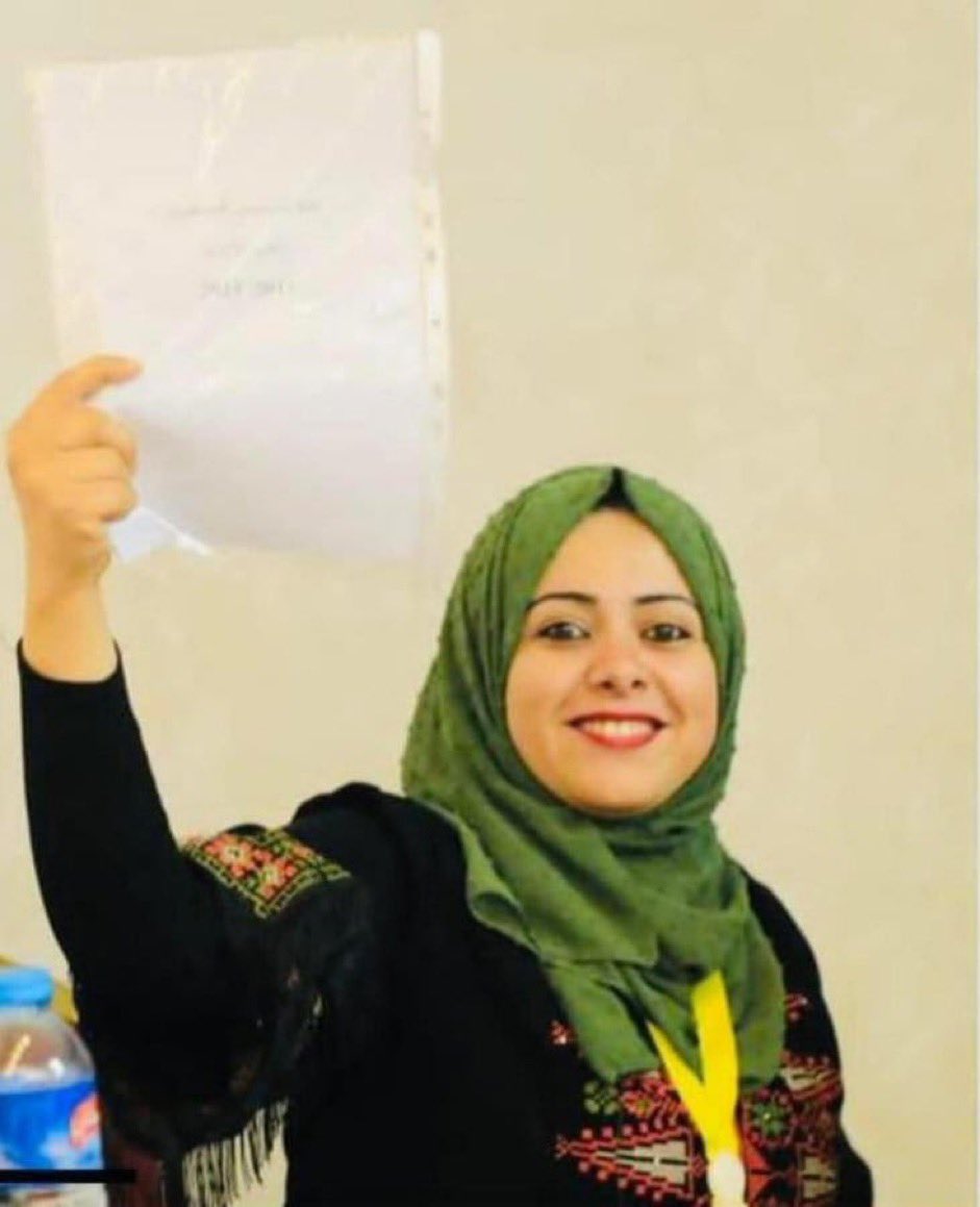 bobocraxi's tweet image. La giornalista Hiba Habadleh é stata assassinata in un raid mirato assieme
Alla figliola;
#Gaza