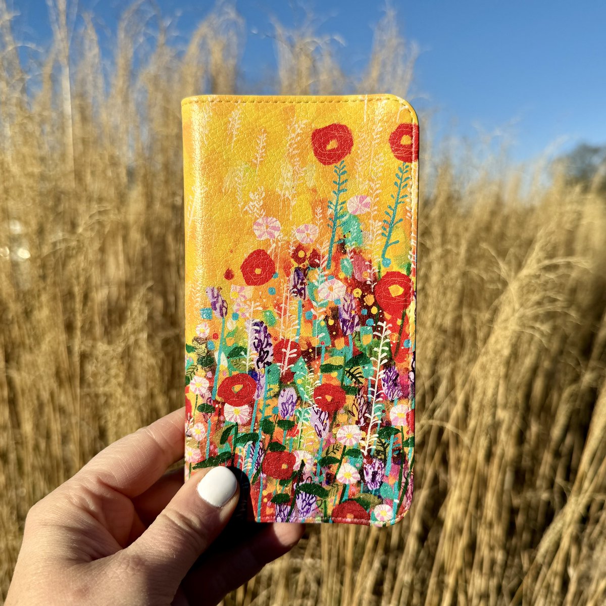 StringberryUK's tweet image. Shot of the day! 📸

This icy 🥶weather has got us dreaming of ‘Summer Meadows’ by @clairewestart ☀️🌸💕 

#phonecase #walletphonecase #shotoftheday #rhswisley 

stringberry.com/search?type=pr…+