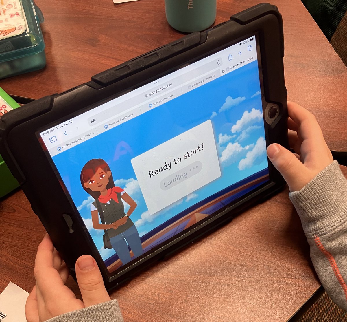 MrsJordanPorter's tweet photo. Kindergartners at @StanleyStampede met Amira today!👋 We practiced signing in and logging out of the reading program on our iPads! #KISDelemtech https://t.co/v6PDSUq1V6