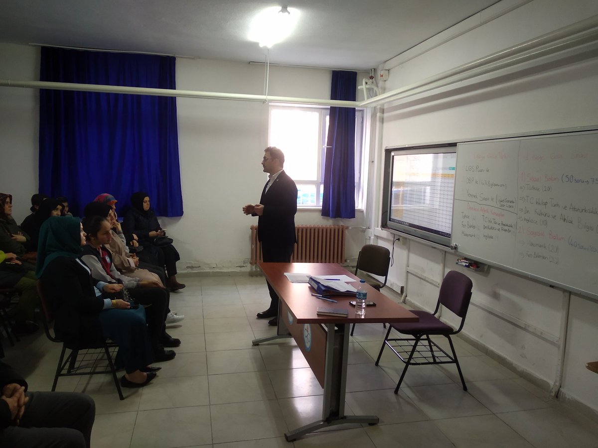 Veli, öğrenci ve okul işbirliğinde okulumuzda 8. sınıf LGS toplantısı gerçekleştirilmiştir. Toplantı okul müdürü İsmail SANCAK'ın konuşması ve okulumuz Rehberlik ve Psikolojik Danışmanı Burak MURAT'ın sunumuyla tamamlanmıştır. Katılım sağlayan tüm velilerimize teşekkür ederiz.