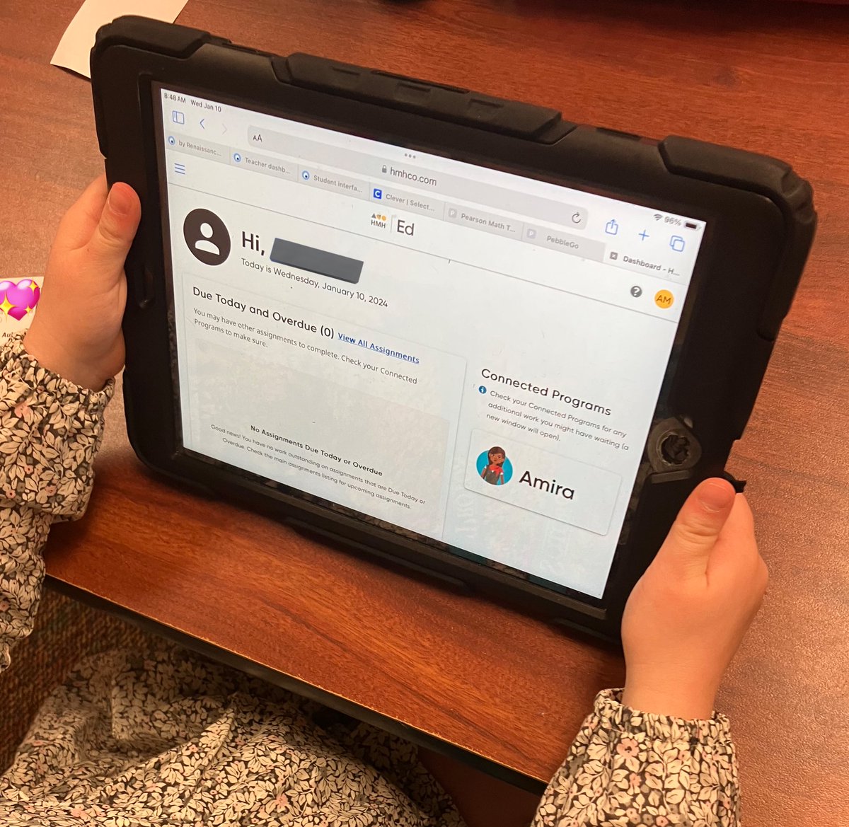 MrsJordanPorter's tweet photo. Kindergartners at @StanleyStampede met Amira today!👋 We practiced signing in and logging out of the reading program on our iPads! #KISDelemtech https://t.co/v6PDSUq1V6