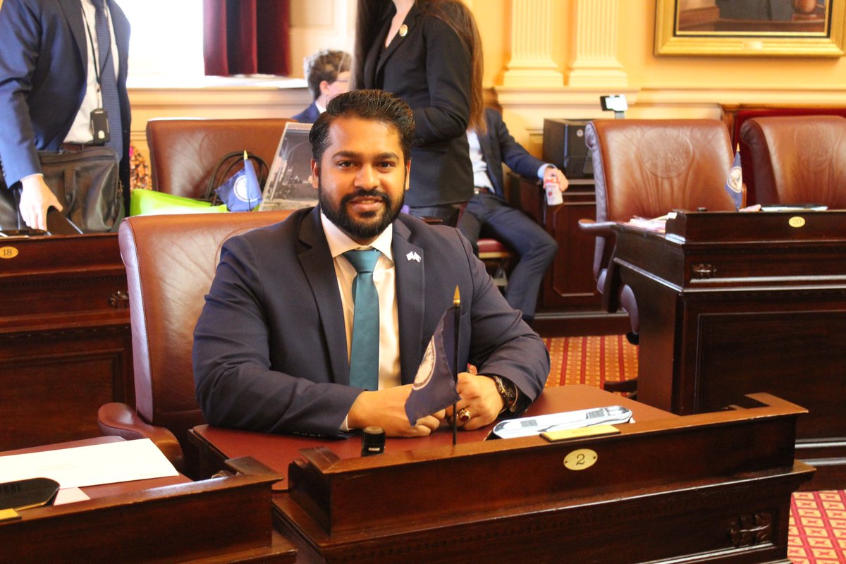 SalimVASenate's tweet image. It was an honor to be sworn in to serve the Commonwealth of Virginia moments ago. I look forward to the next four years of service to the people of the 37th Virginia Senate District.