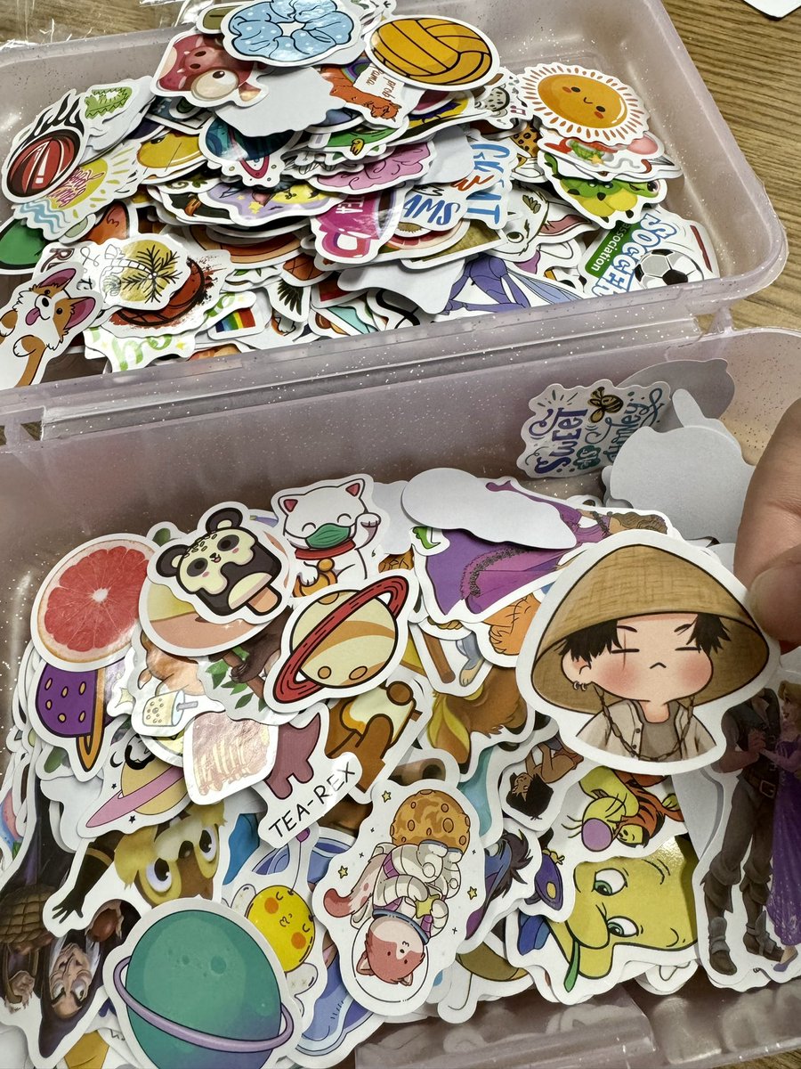 Yoongi what are you doing in the sticker set I bought for my students ??