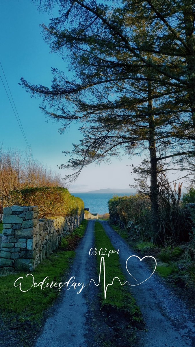 diarmuidpring's tweet photo. Day 10 @newstalk #100daysofwalking Some days hit differently! No bonus points for guessing where today's walk comes from! The beautiful West Coast on the #WildAtlanticWay. Fabulous afternoon in #Galway for walks in Bearna and Salthill Prom. #roundtwocrew๐ถโโ๏ธ https://t.co/pTRMopFSnF