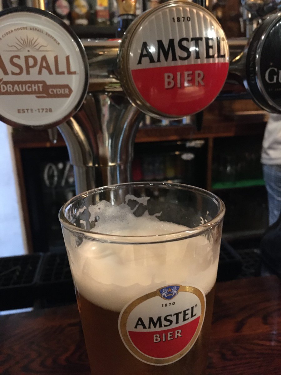 jezdrawspicture's tweet photo. Still no art, another poxy week and another pint of ‘fuck it’ #MyPints https://t.co/eQolM7bjn7
