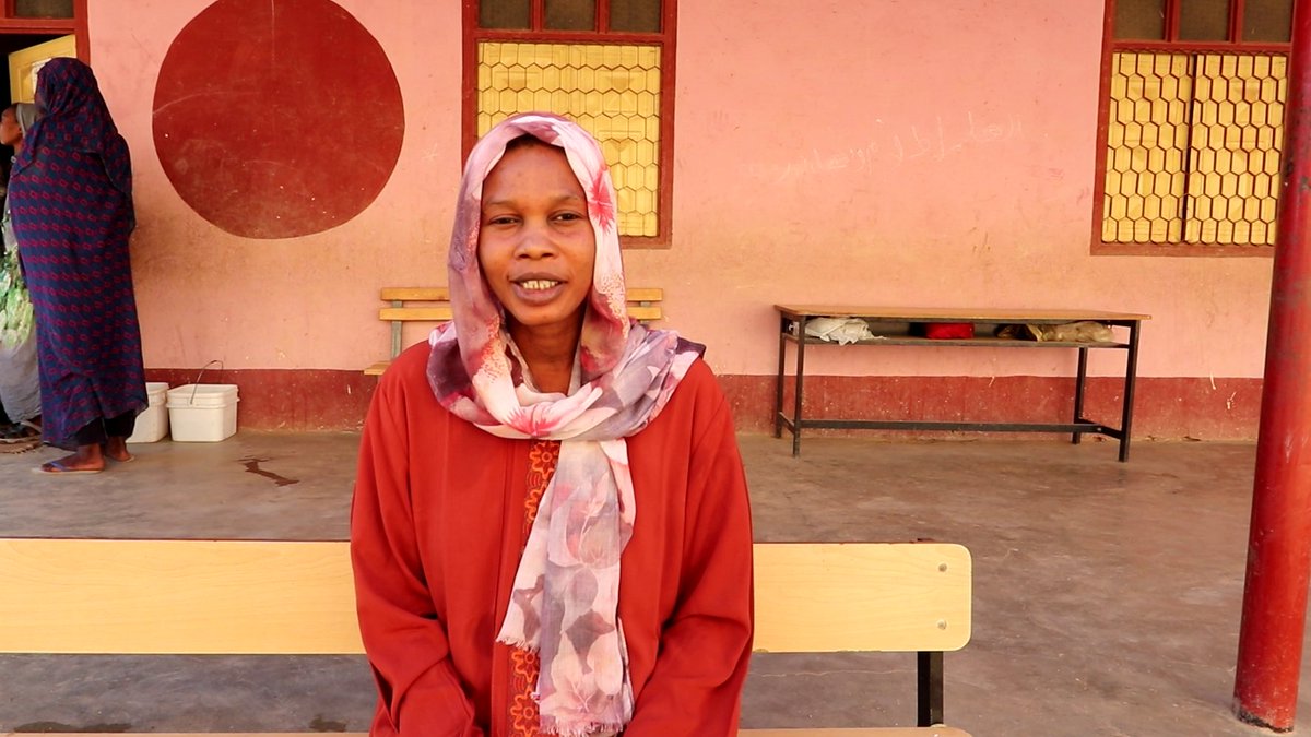 ICRC_Sudan's tweet photo. "On our journey out of #Khartoum, we sought refuge in makeshift shelters amidst the debris to shield ourselves from the shelling," said Samah Al-Tayeb.

Samah is one of the 18,600 people displaced in Kassala State, who have been provided with the ICRC’s food and cash assistance. https://t.co/XCoAHHGrMN
