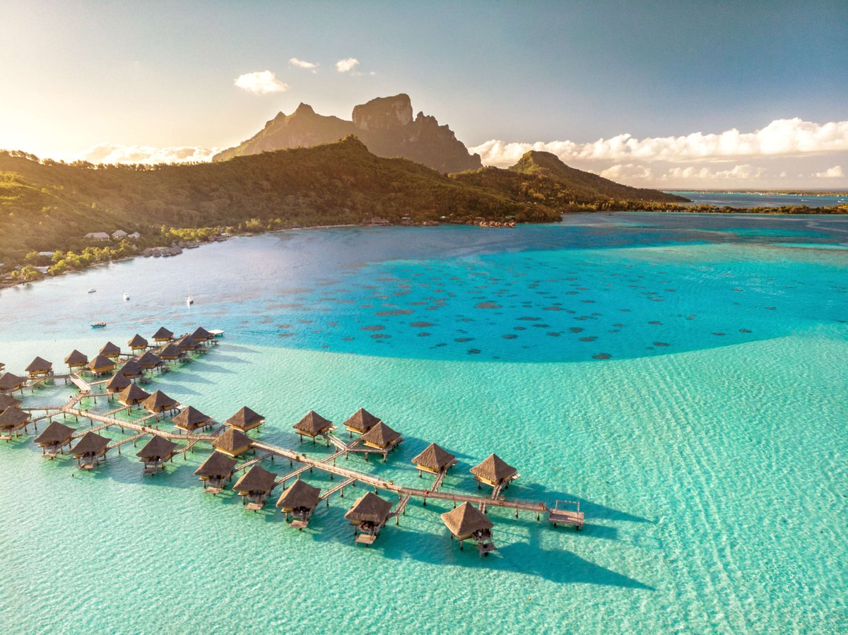 Cette météo ne vous donne-t-elle pas envie de vous évader? Partez vers le paradis, en Polynésie française. 🌴😎 Suivez-nous : fr.chatelaine.com/art-de-vivre/p…

#voyage #BoraBora #vacances