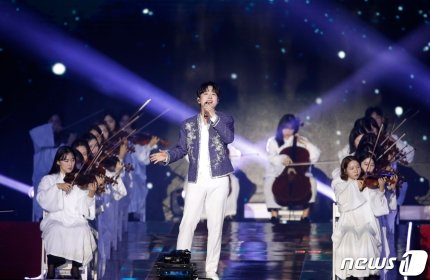 brilliant_cw's tweet image. #이찬원
#써클차트뮤직어워즈2023
이찬원, 감성 장인 (출처 : 뉴스1 | 네이버 TV연예) naver.me/xMER120F