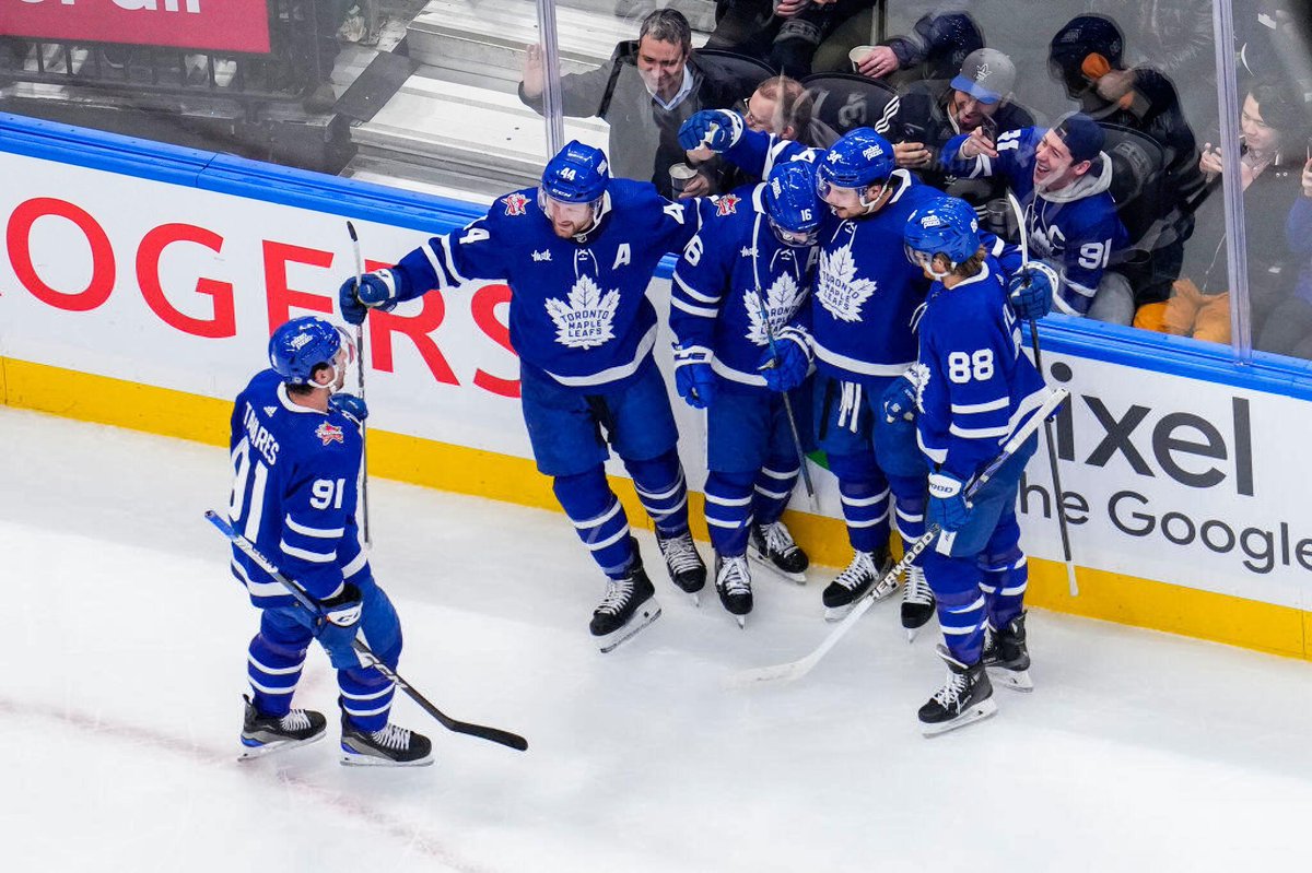 GET THE BUDS IN 

DOUBLE VOTING DAY

YOU KNOW WHAT TO DO LEAFS NATION 

#NHLAllStarVote Mitch Marner 
#NHLAllStarVote William Nylander 
#NHLAllStarVote Morgan Rielly 
#NHLAllStarVote John Tavares

#LeafsForever 

<a href="/MapleLeafs/">Toronto Maple Leafs</a>