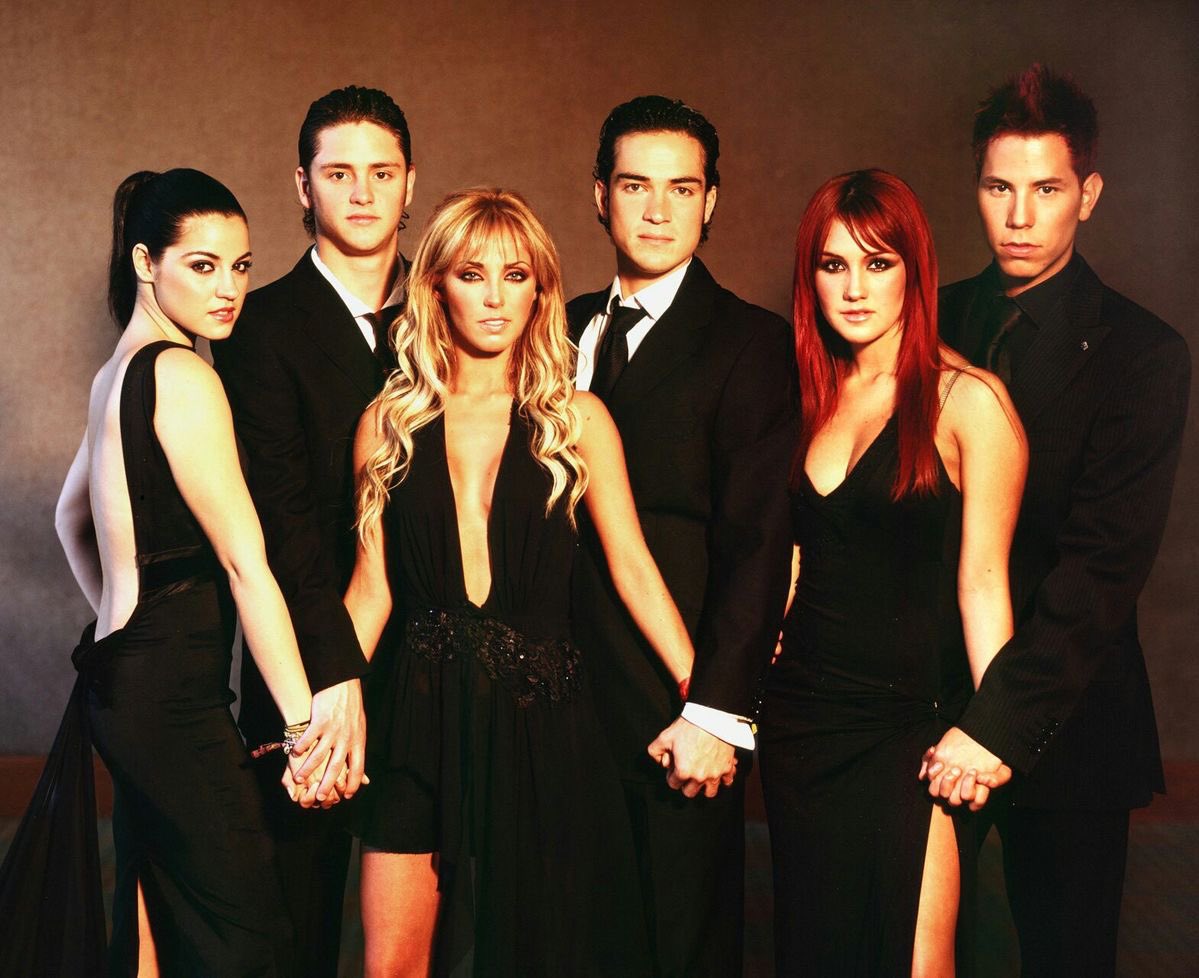 annienatural's tweet photo. RBD e as versões da música Que Hay Detrás a thread: https://t.co/XyuI8QGRf0
