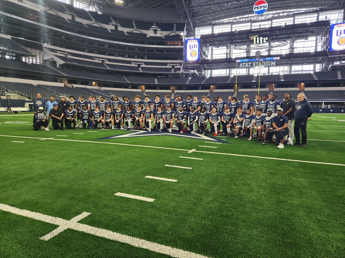 BlueGreyFB's tweet photo. Here's a closer look at the East team picture prior to the opening kickoff of this past weekend's #BlueGreyFootball All-American Bowl at Dallas Cowboys' AT&amp;T Stadium. https://t.co/weMuBwgBUv