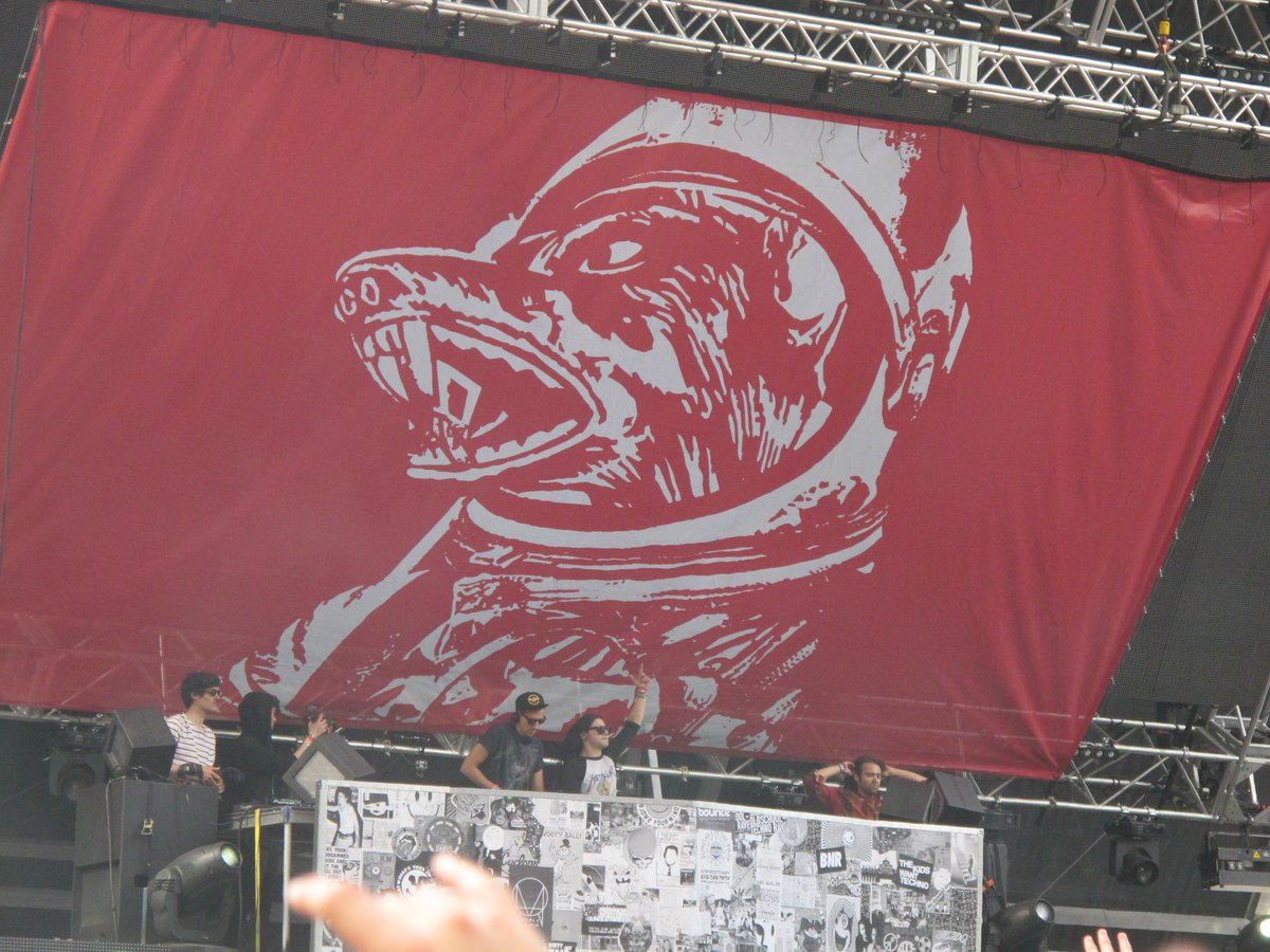 RoboAaron's tweet photo. @HeadChopDubstep Oh man, I remember seeing Dog Blood at Ultra 2013 https://t.co/qBJaRz7s1Y