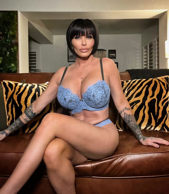 Tell me what are your kinkiest dreams. I can&rsquo;t wait to hear.  Click the link ⬇️ https://t.co/JaRdetC<a href="/tag/hohoho"class="tags"><span>#hohoho</span></a><a href="/tag/december"class="tags"><span>#december</span></a><a href="/tag/capricornseason"class="tags"><span>#capricornseason</span></a><a href="/tag/santasfav"class="tags"><span>#santasfav</span></a>