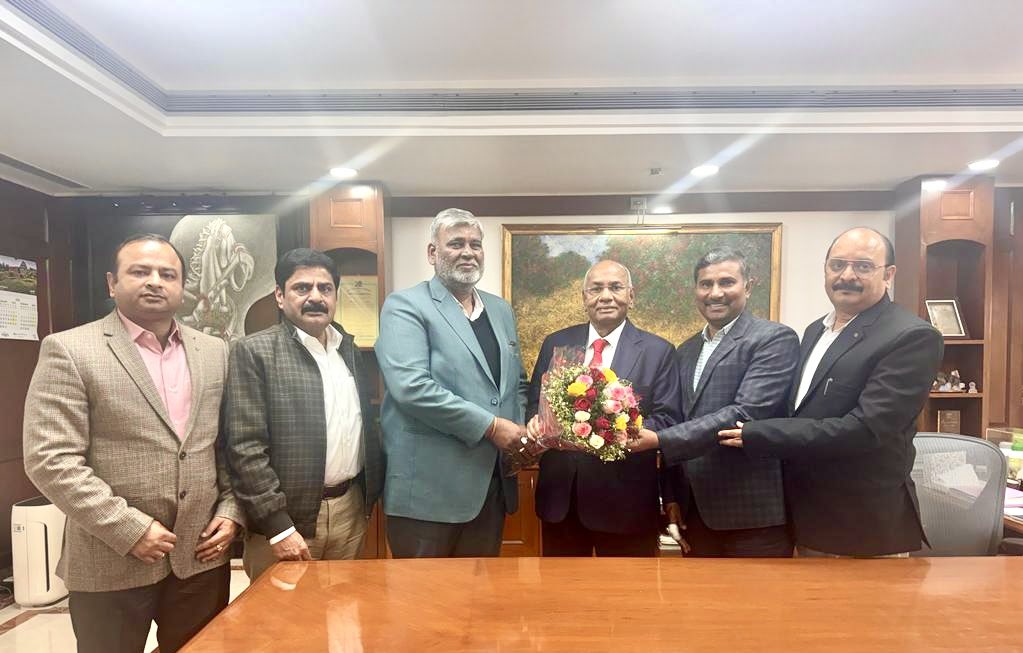 drusawasthi's tweet photo. Today, I met the representatives of Officers Association and Employee Union of IFFCO Phulpur and Aonla Unit along with representatives of Head Office &amp; MKCO. https://t.co/QhJPoqLhrJ