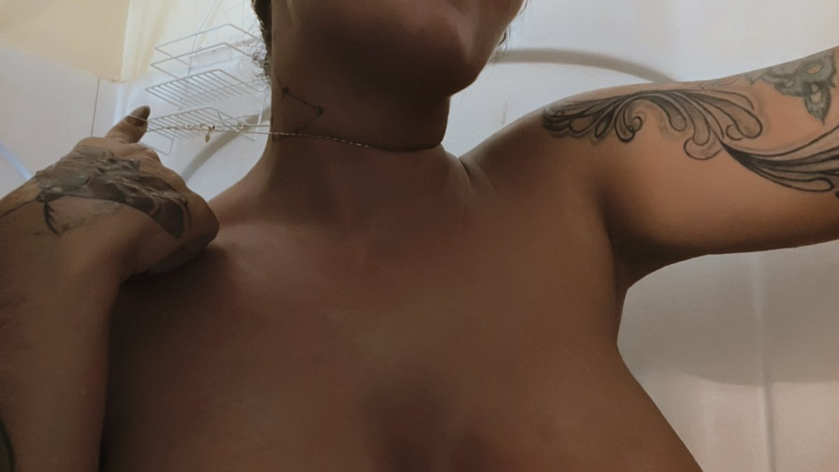 dawn_lacee's tweet photo. I need to post more here 
30 retweets I’ll show you the rest of my shower time 😈🔥 https://t.co/dHHU2KMUaO