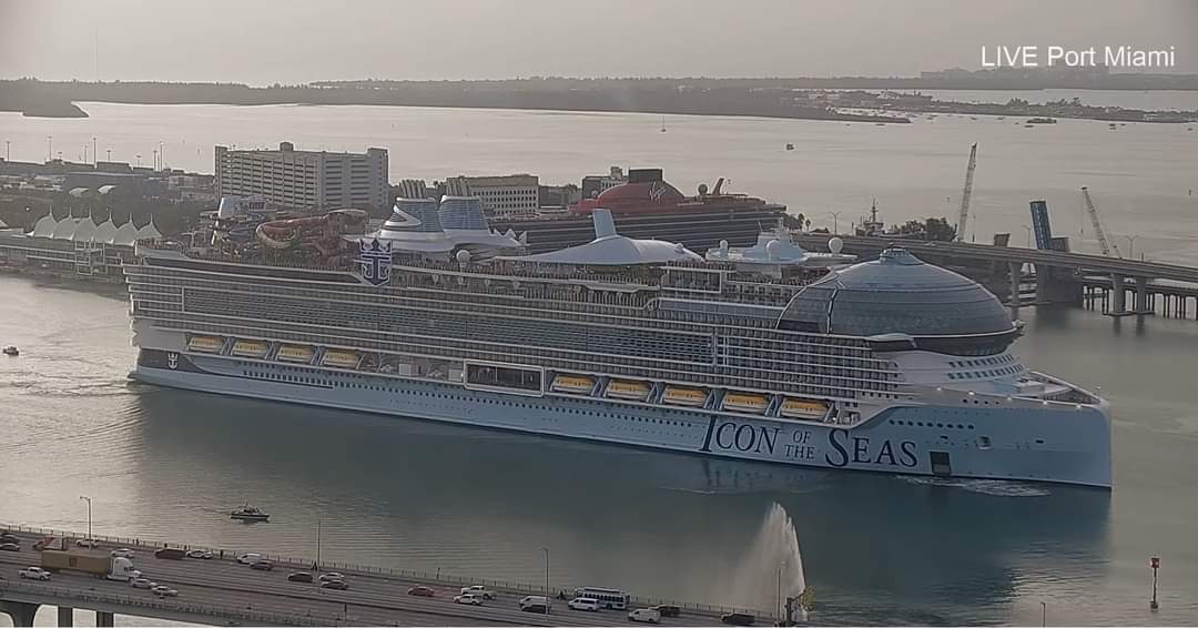 CrociereCurios1's tweet photo. #Iconoftheseas è arrivata al Porto di Miami

#royalcaribbean #royalcaribbeancruise #royalcaribbeancruises #royalcaribbeancruiseline #royalcaribbeaninternational #portofmiami https://t.co/v6a6W9Xi5E