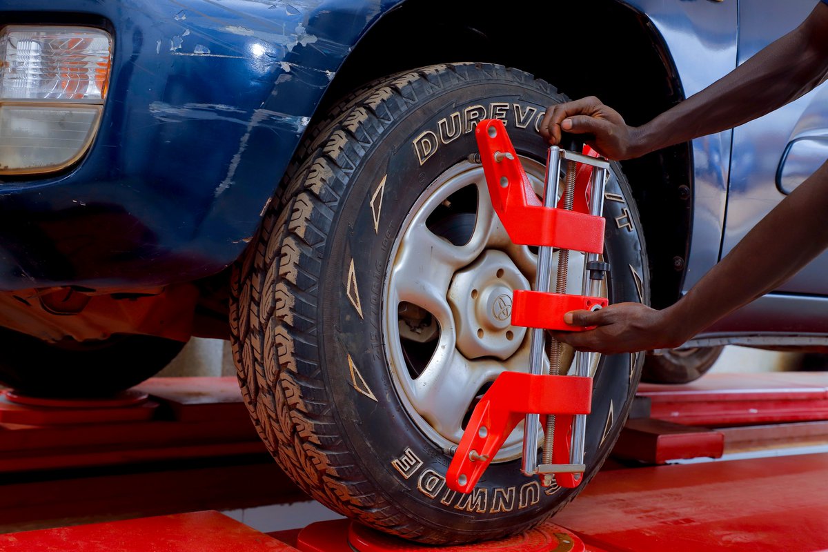 NiyoGarage's tweet photo. 24/7 assistance when it comes to all your automobile needs. Give us a call today and let's discuss about how we can make you vehicle better. #CallOrWhatsapp us at 0757001002 / 0776 202 785 for details. Let's get you back on the road! π οΈπ #FixYouUp #niyogarage. https://t.co/b4MvaPwyBx