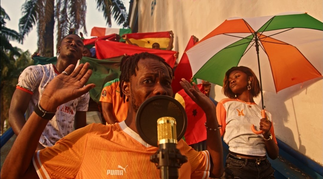 JeffWinnaa's tweet photo. C'EST PAS MA FAUTE SI LE MEILLEUR SON DE LA CAN SORT CE SOIR A 18H30 OFFICIELLEMENT SUR YOUTUBE HAYYYY.
🇨🇮🇨🇮🏟⚽️🏆🏆⚽️🏟🇨🇮🇨🇮  lien YouTube👇🏼👇🏼👇🏼

https://t.co/S481UFDHfI https://t.co/pxZuFOFUKz