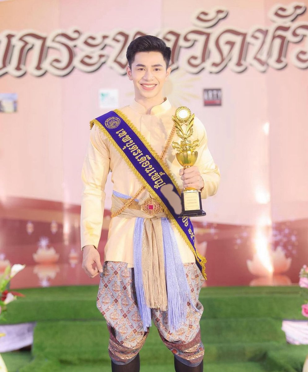 หุ่นน้ำเดิน หล่อมีเสน่ห์ ตัวเต็งสายประกวดนายงาม