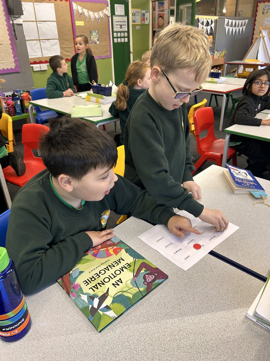 Misbourne_WPA's tweet photo. We started our new book in reading today. The children loved playing a game to help them remember some new vocabulary! #WatersideReading 📚 https://t.co/El0nWezhDM