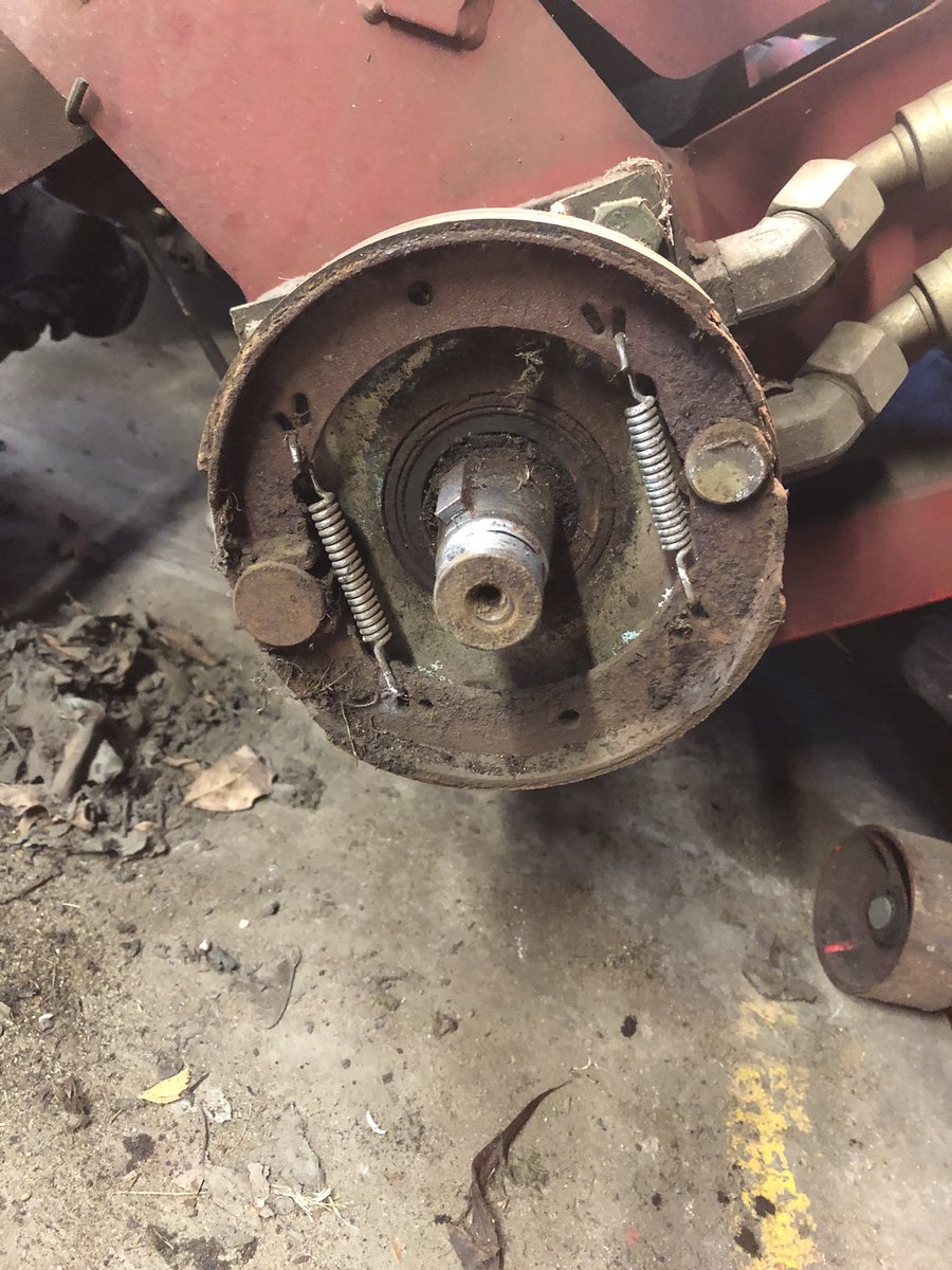 Miles_gkeeper's tweet photo. New brake pads fitted on our older toro greens mower. Definitely a massive improvement! #brakes #clean #amazingtools #degreaser #torque #toro #greenkeepers https://t.co/QLayeToQga