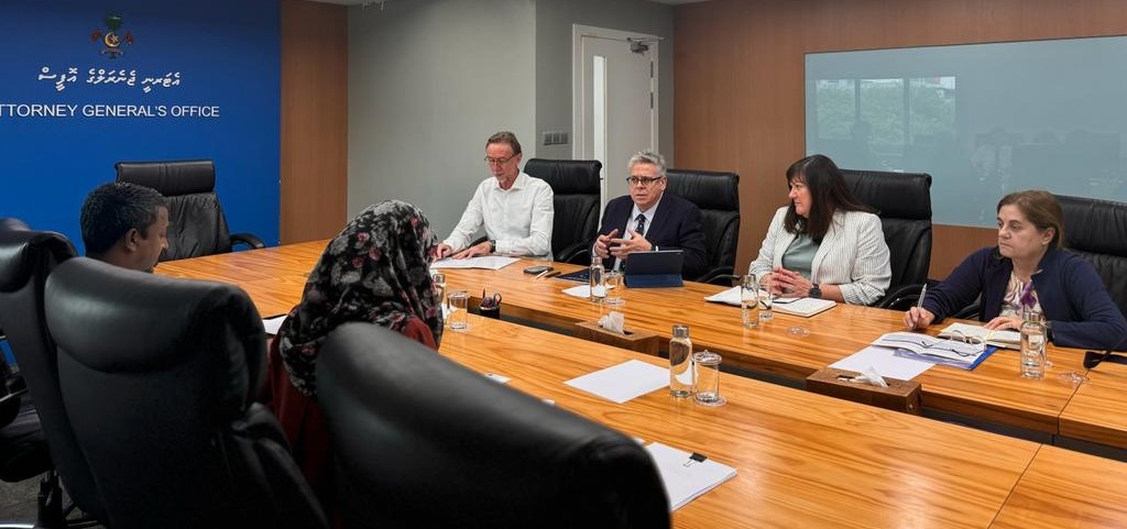 Chief Observer <a href="/NachoSAmor/">Nacho Sánchez Amor</a>  had discussions with the <a href="/AGOmv/">AG Office Maldives</a>  regarding the findings of the #EUEOM final report. Encouraged by their acceptance to refine the electoral process through legal advancements.