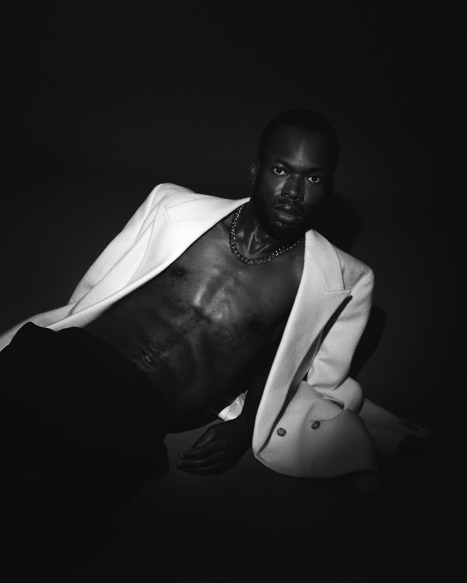 Chuchu_Nwagu's tweet image. It was my 30th Birthday last Friday 🥂 and in the lead up to it, I thought I’d push myself to do the one thing I hate doing - Taking pictures of myself; so I organised a 30th Birthday photoshoot.

Below are a few of the shots 📸✨

📸: Lucian Koncz

#30th #Birthday #FutureModel