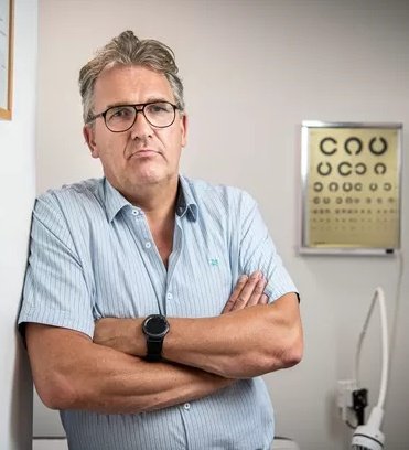 KAFKA_Dev's tweet photo. Over vaccinatie-schade zijn ze STIL maar er zijn zogenaamd wel veel mensen overleden aan hydroxychloroquine! Rob Elens redde DUIZENDEN levens met HCQ! 

Doe een ♥️ &amp; RT voor Rob &amp; zijn wondermiddel! https://t.co/JW0UTaOrxA