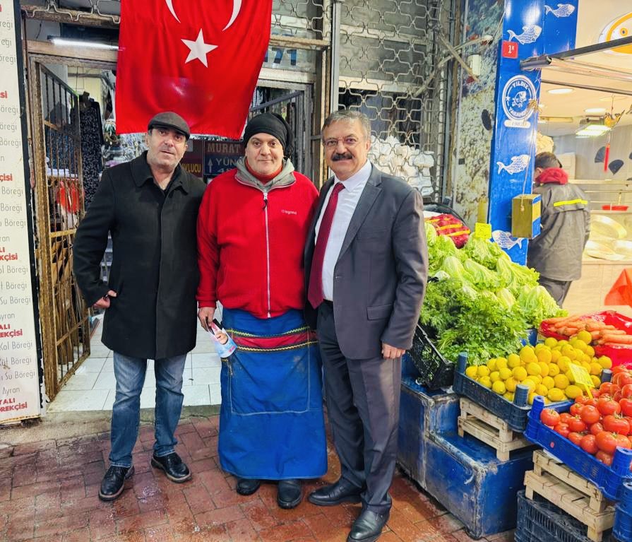a_cerol's tweet photo. Küçükyalı Mahallesinde esnaflarımızı ziyaret ederek kolaylıklar ve bol kazançlar diledik.
Artan maliyetlerden vatandaşlarımızın son derece şikayetçi ve mutsuz olduklarını gözlemledik. https://t.co/U5nNBTNneF