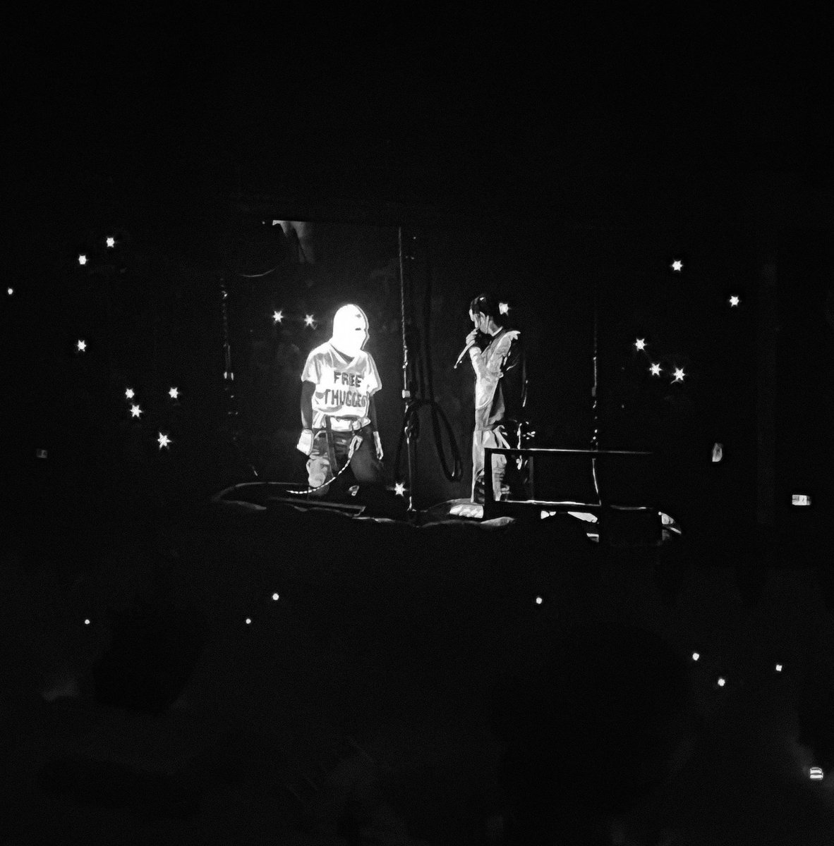 simmonds_angus's tweet photo. Hardest pic from Travis Scott show in mtl #TravisScott https://t.co/3dRnvZCvZa